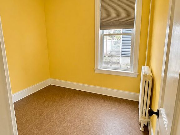 4th image of 61 Collins Ave #1