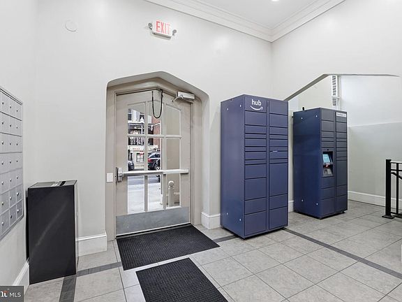 3rd image of 1451 Park Rd NW APT 111