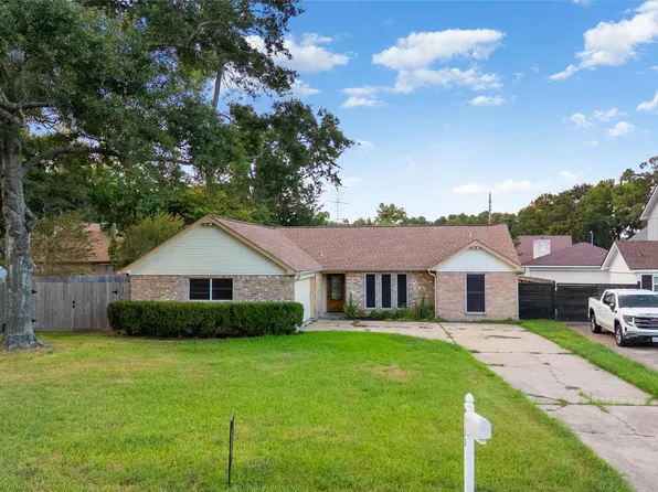 9711 Cantertrot Dr, Humble, TX 77338