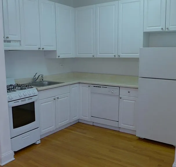 Lamon Courts Apartments — Photo 31