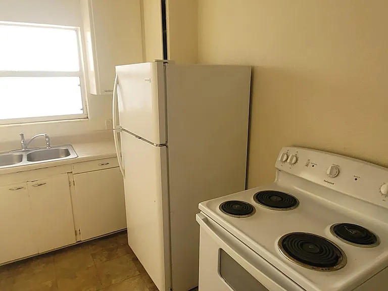 940 W International Speedway Blvd #4 — Photo 8