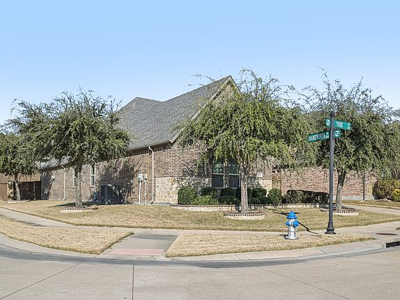 2nd image of 808 York Dr