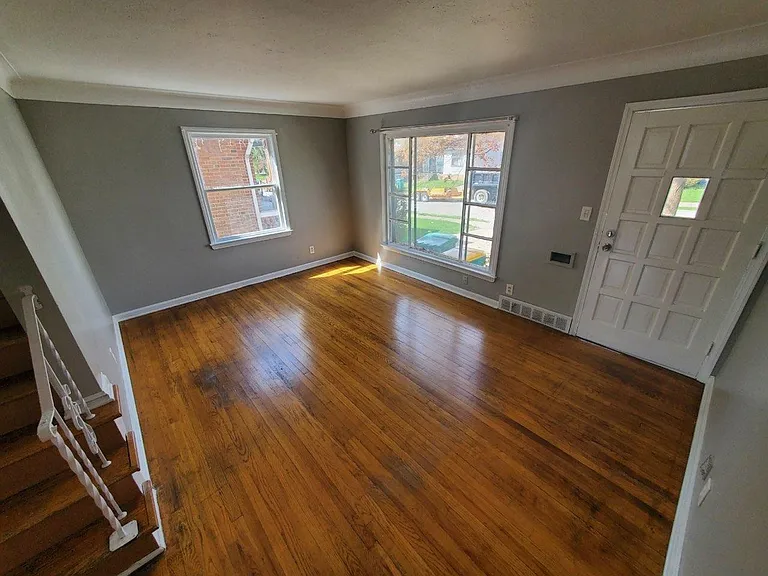 5239 Joseph St — Photo 3