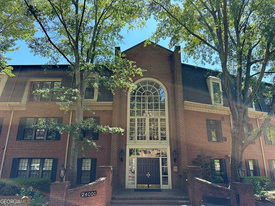 1st image of 24303 Plantation Dr NE