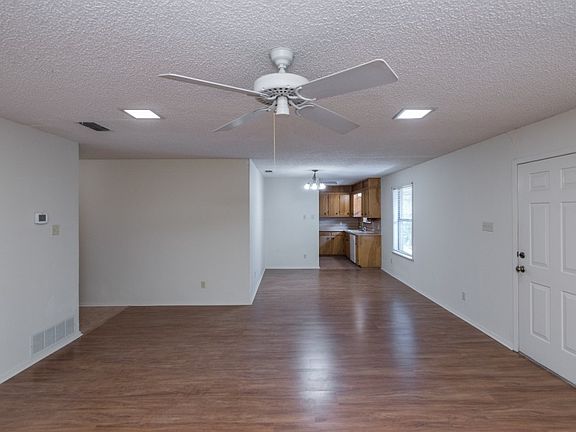5th image of 3204 Owens St