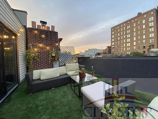 Rented by City Stop Realty | media 32