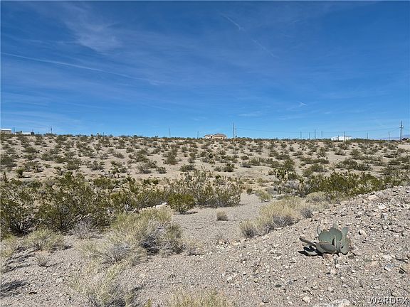 4th image of 835 W Hualapai Creek Drive