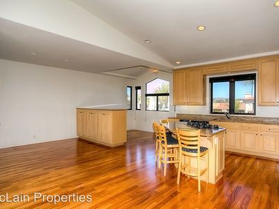 6461 Surfside Ln, Carlsbad, CA, 92011