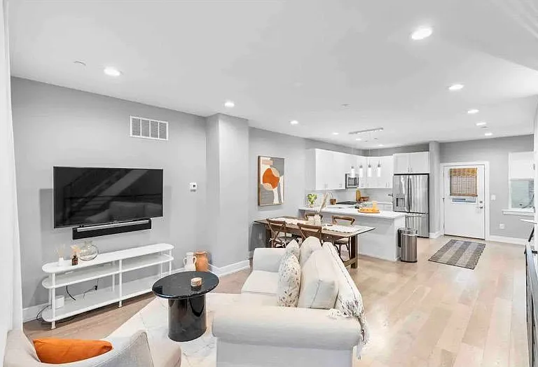1433 N Orkney St — Photo 3