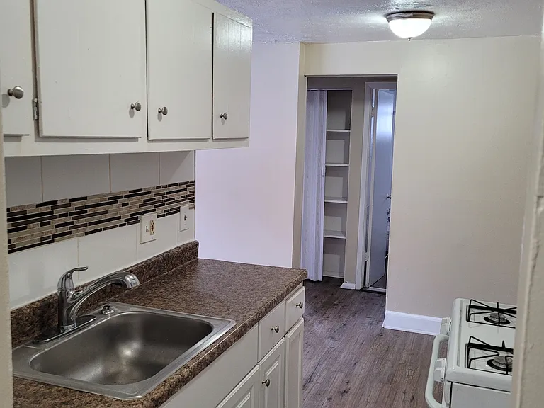 14815 Euclid Ave — Photo 10