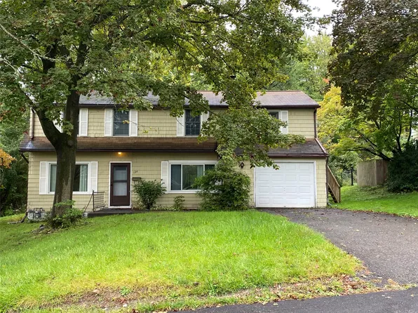 124 Earl Rd, Vestal, NY 13850