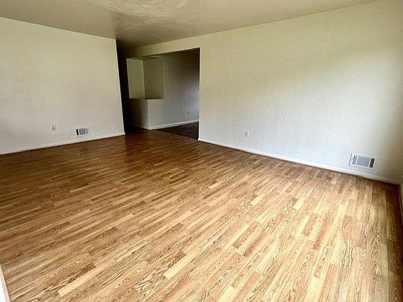5th image of 3219 Valewood Dr