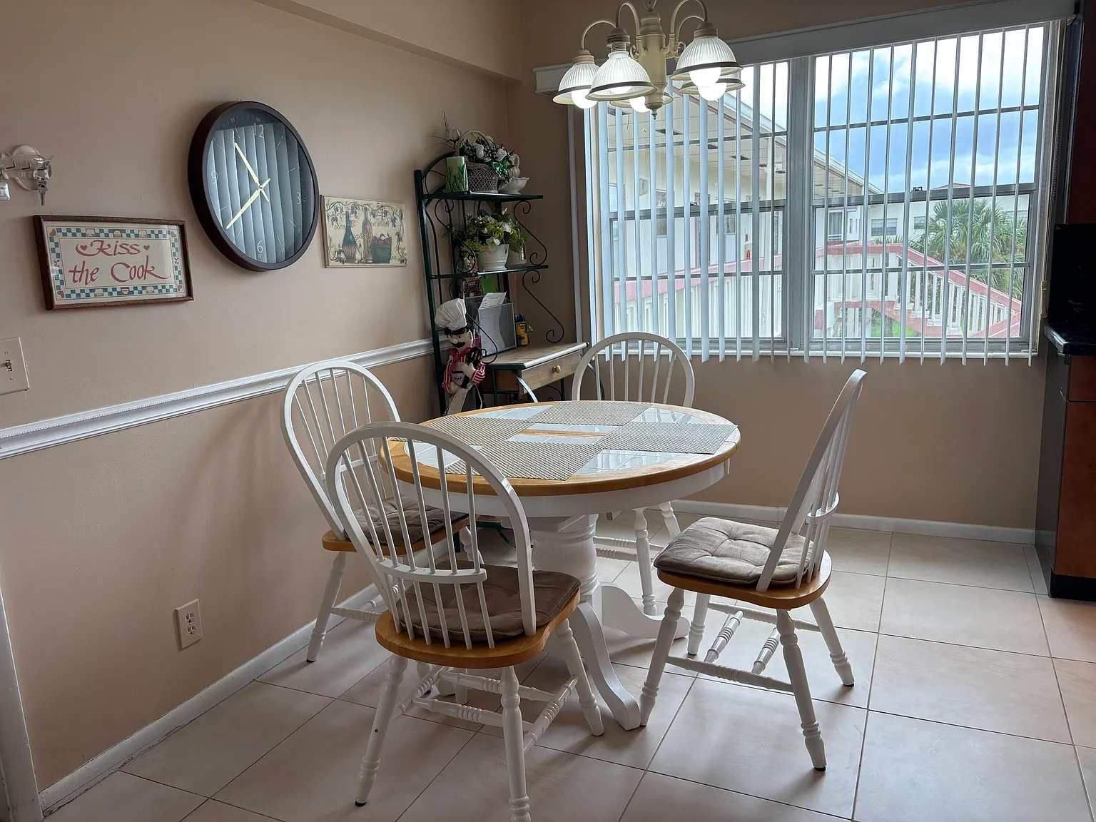 2 bed, 1.5 bath, 835 sqft, $3,000 — Photo 4