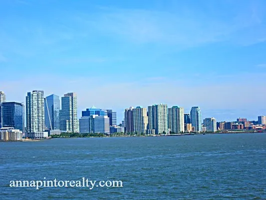 Sold by Anna Pinto Realty | media 23