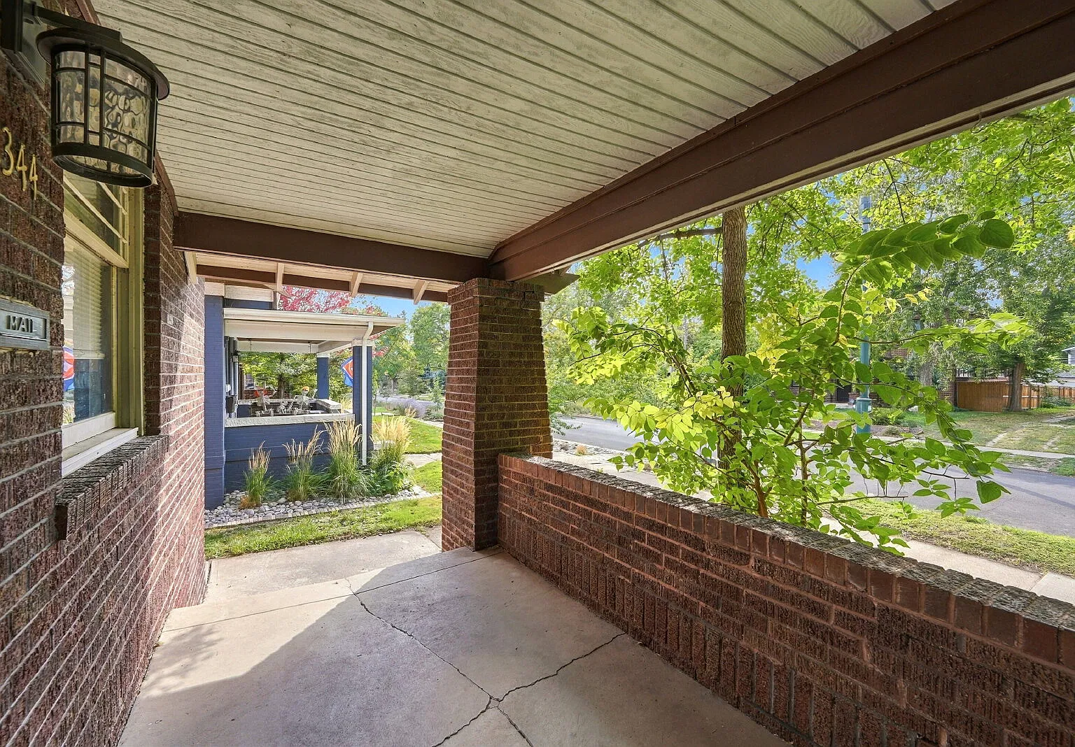 2 bed, 2.0 bath, 1642 sqft, $2,971 — Photo 2