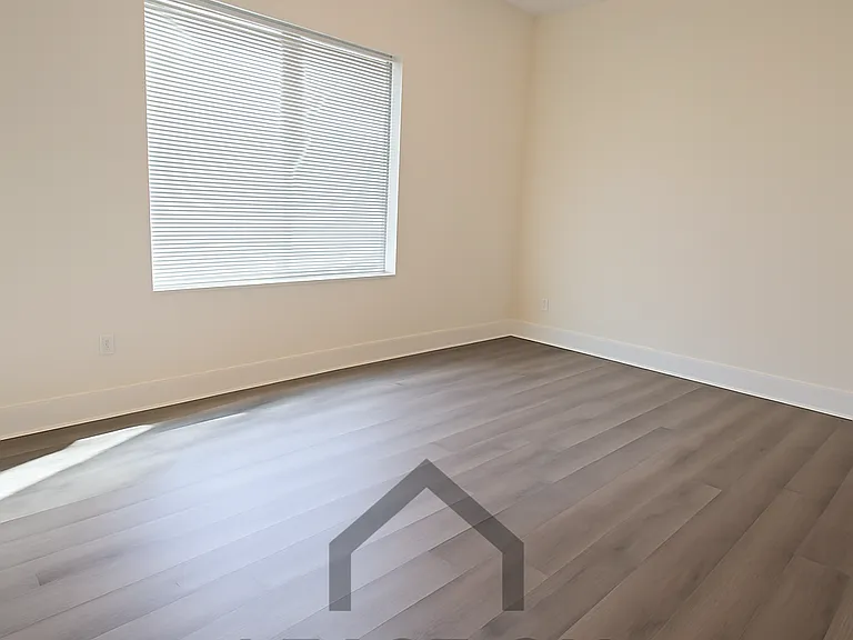 11621 E Harry Ct — Photo 16