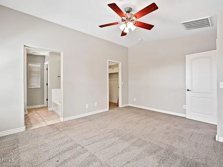 2209 E Hazeltine Way — Photo 15