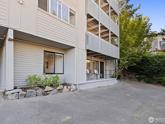 3rd image of 7064 35th Avenue NE #2