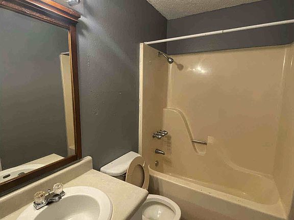 3rd image of 1421 S Mulberry St #6