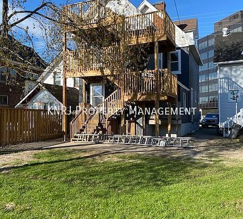 3rd image of 240 Worthington St E #1