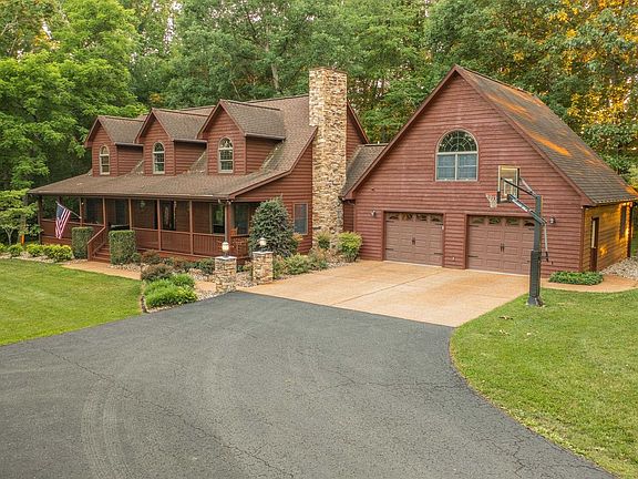 3rd image of 136 Open Meadow Dr