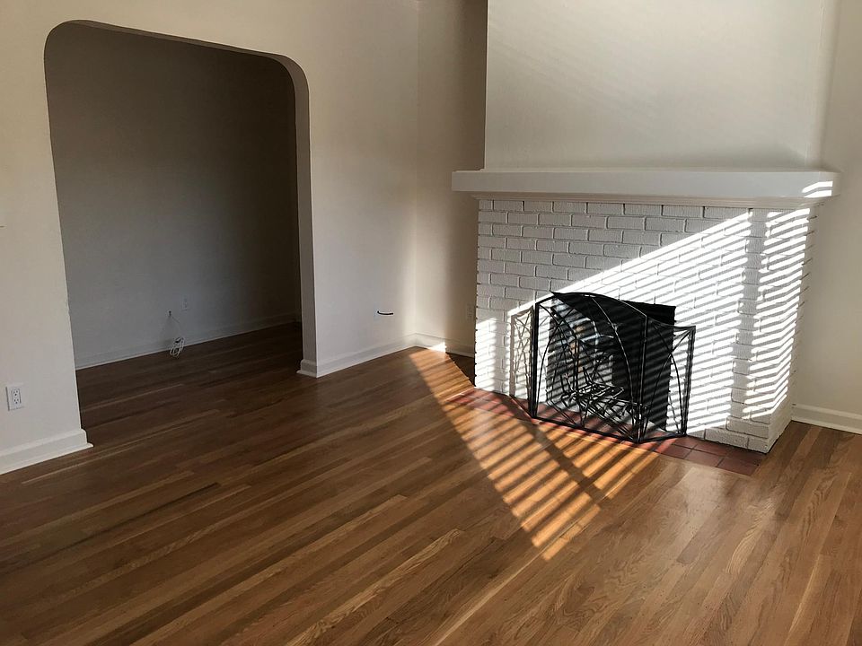 1st image of 704 Edwards St