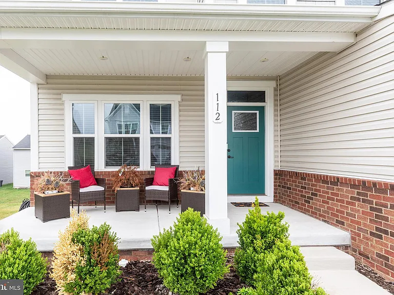 112 Sherman Way — Photo 2