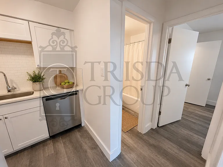 119 Rothesay Ave #6 — Photo 9