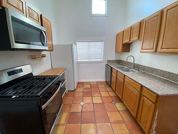 2nd image of 3207 42nd St