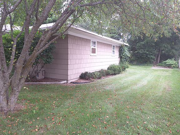 3rd image of 322 N Higbee St