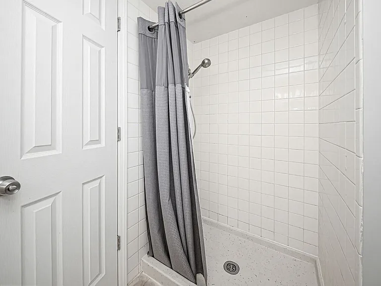 1429 Highland Dr — Photo 36