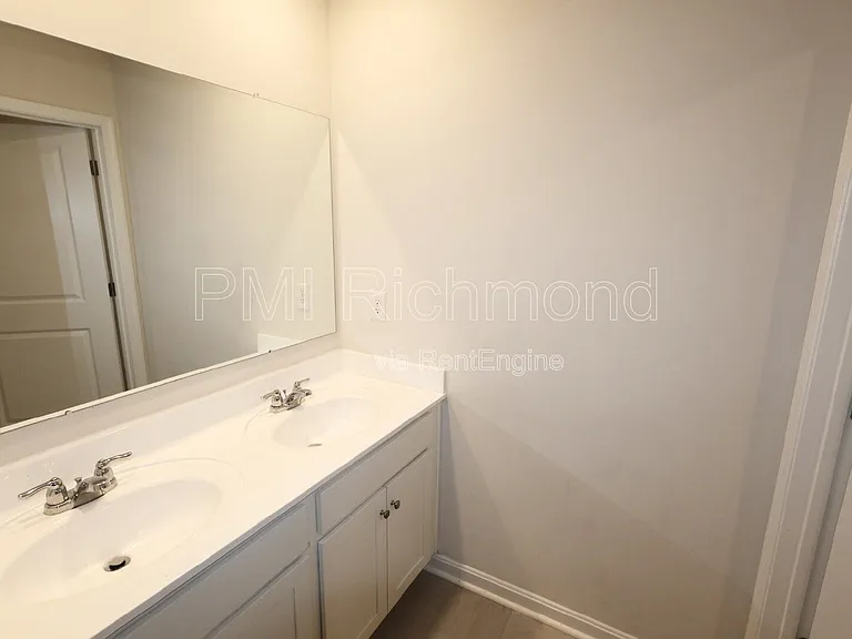 7001 Batten Ct — Photo 23