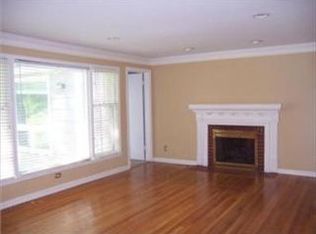 7712 Juniper St, Prairie Village, KS 66208