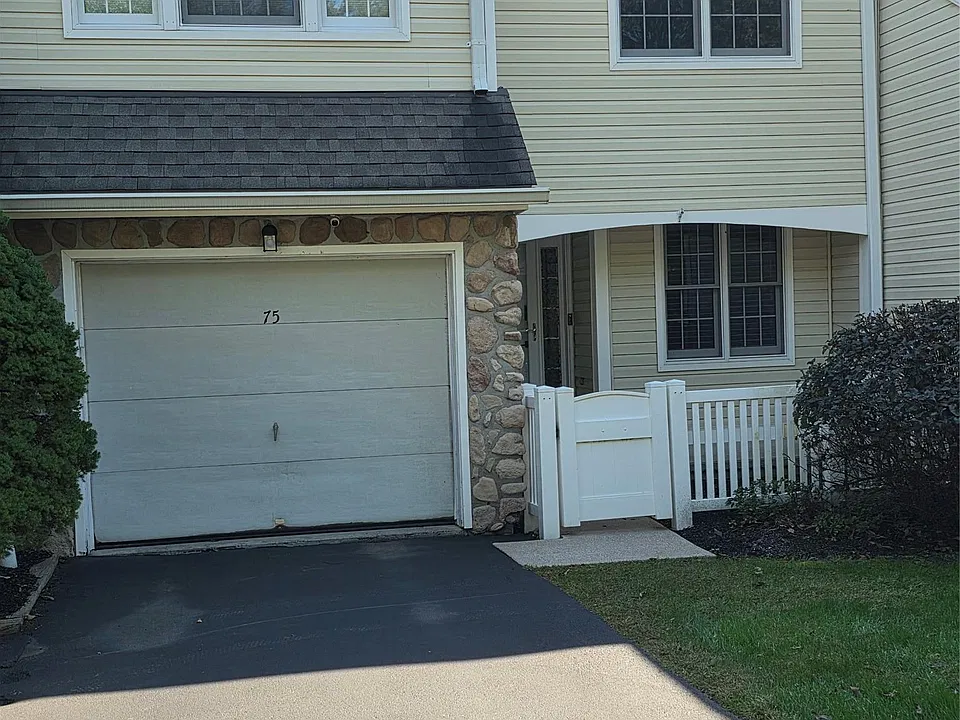 75 Spruce Ridge Dr