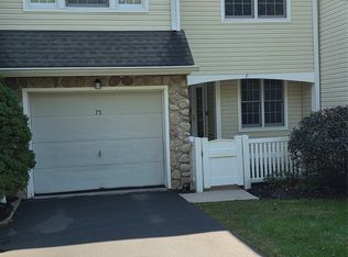 75 Spruce Ridge Dr, Fishkill, NY 12524