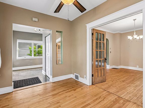 5th image of 3609 24th Ave S