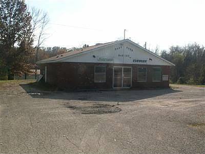 2nd image of 2165 Slade Rd