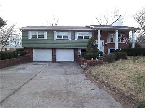 504 S Walnut St photo 1
