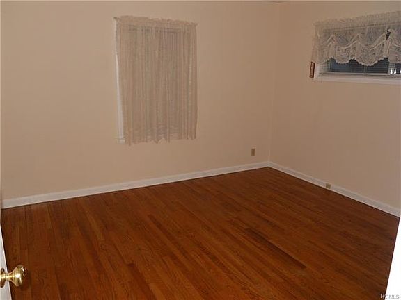 3rd image of 99 Smith Ave