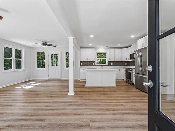 4th image of 9239 Croaker Rd