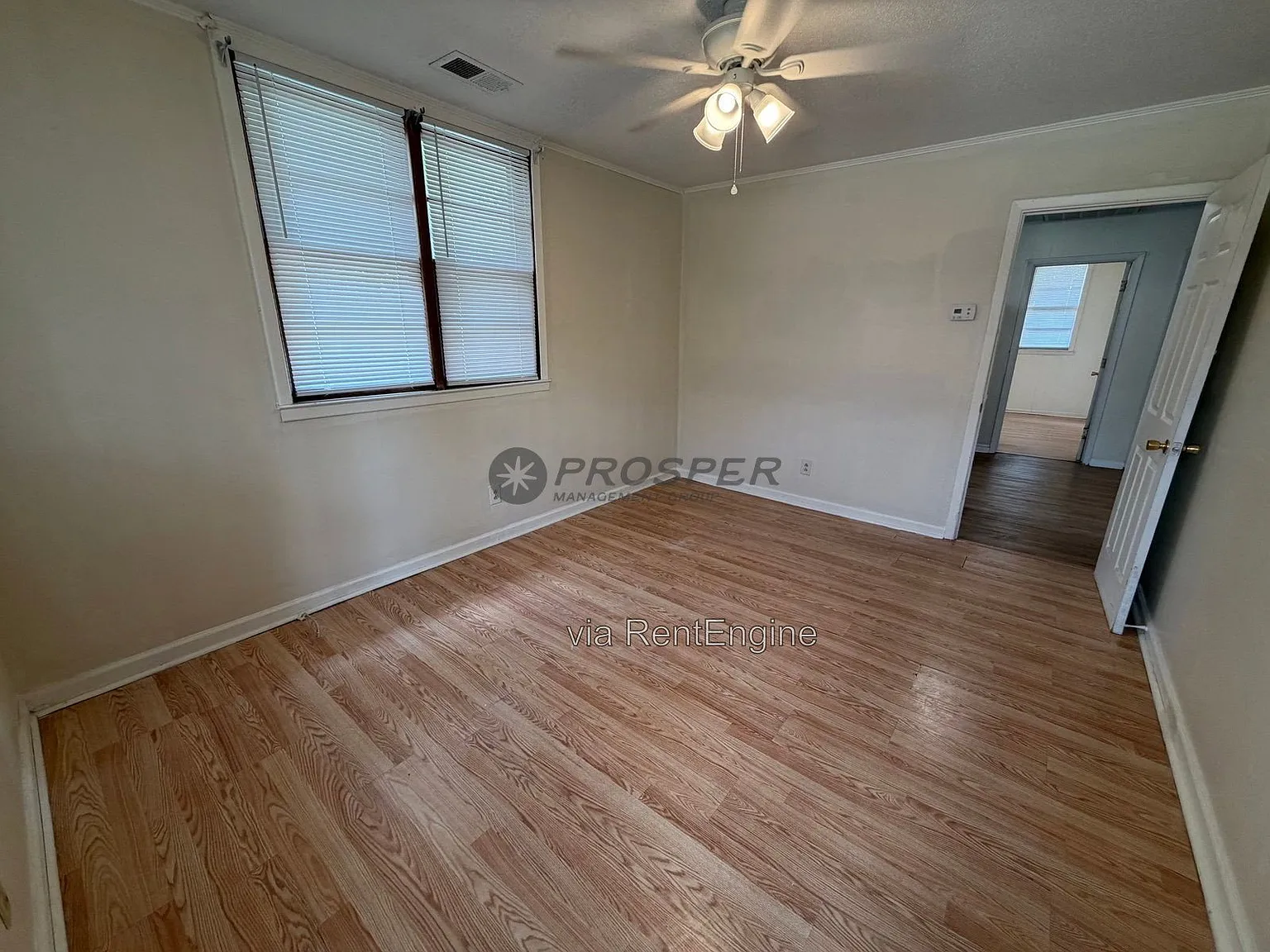 3 bed, 1.0 bath, 1100 sqft, $2,150 — Photo 3