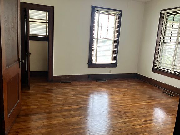 3rd image of 3209 Dodson Ave