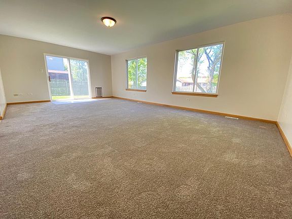 2nd image of 1811 Foxfield Dr