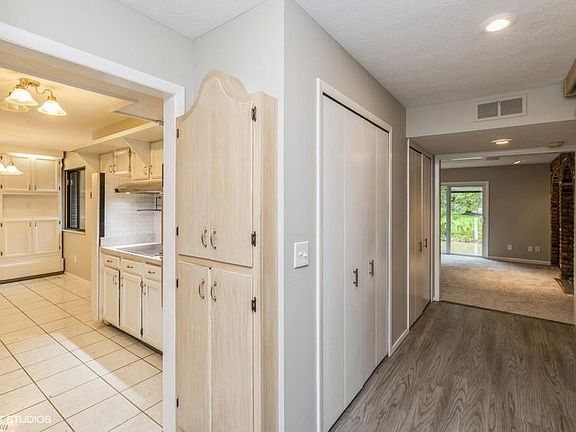 2nd image of 19235 Briarwood Ln
