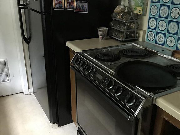 5th image of 3636 Andrew Ave APT 3