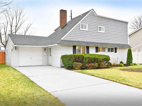 2nd image of 39 Greenvale Ln