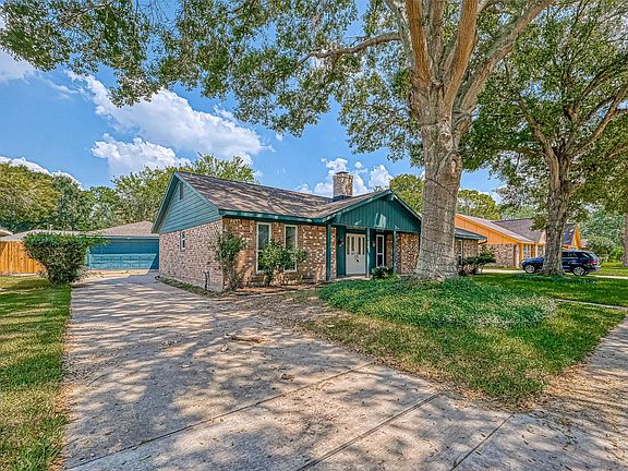 4th image of 2406 Turtle Creek Dr