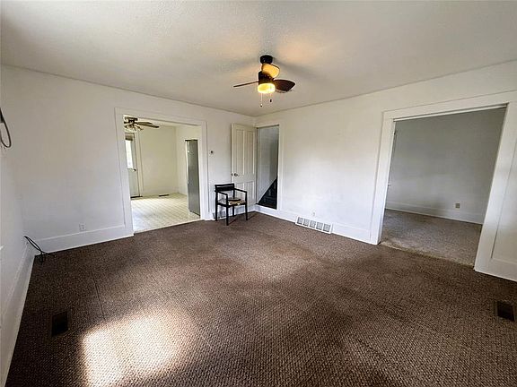 3rd image of 814 E 4th Street