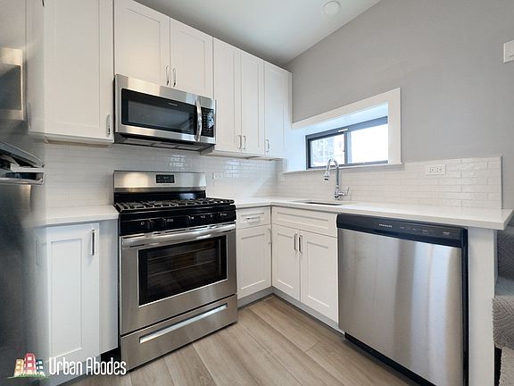 4th image of 3941 N Janssen Ave #G