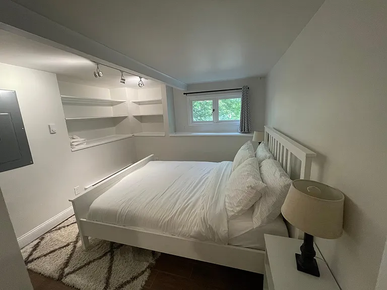 2247 NE 177th St — Photo 31
